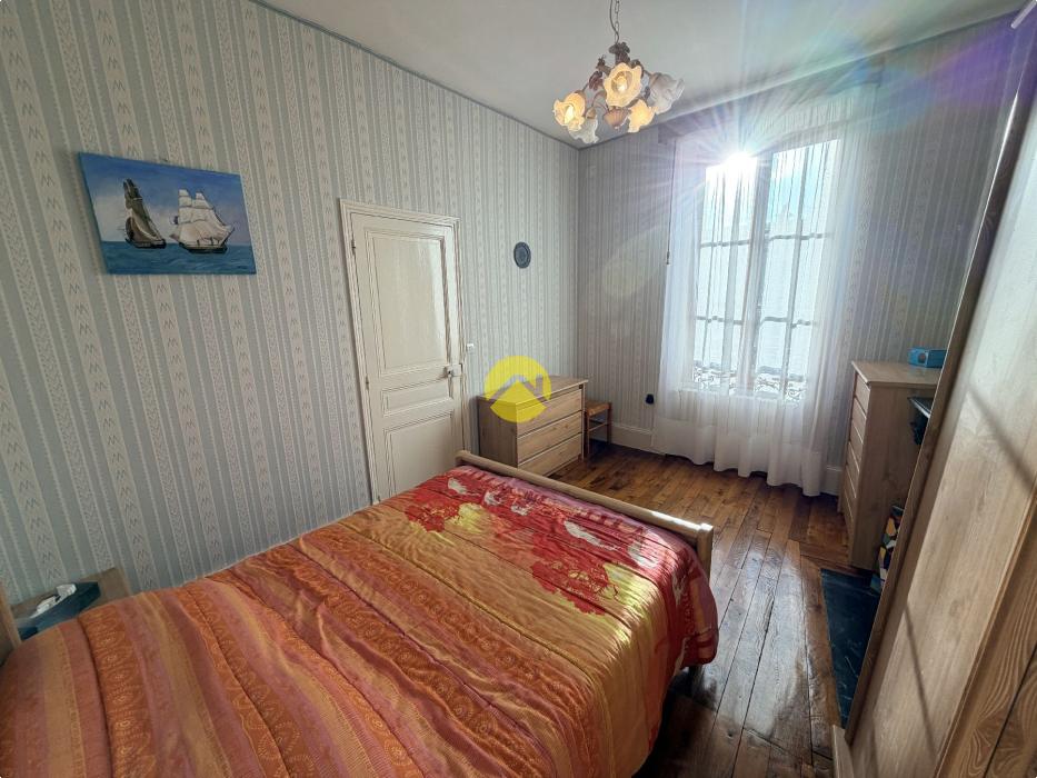 Maison centre Châteauneuf