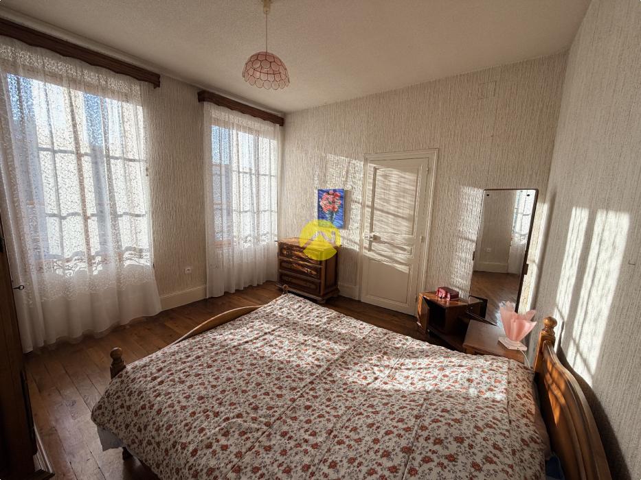 Maison centre Châteauneuf