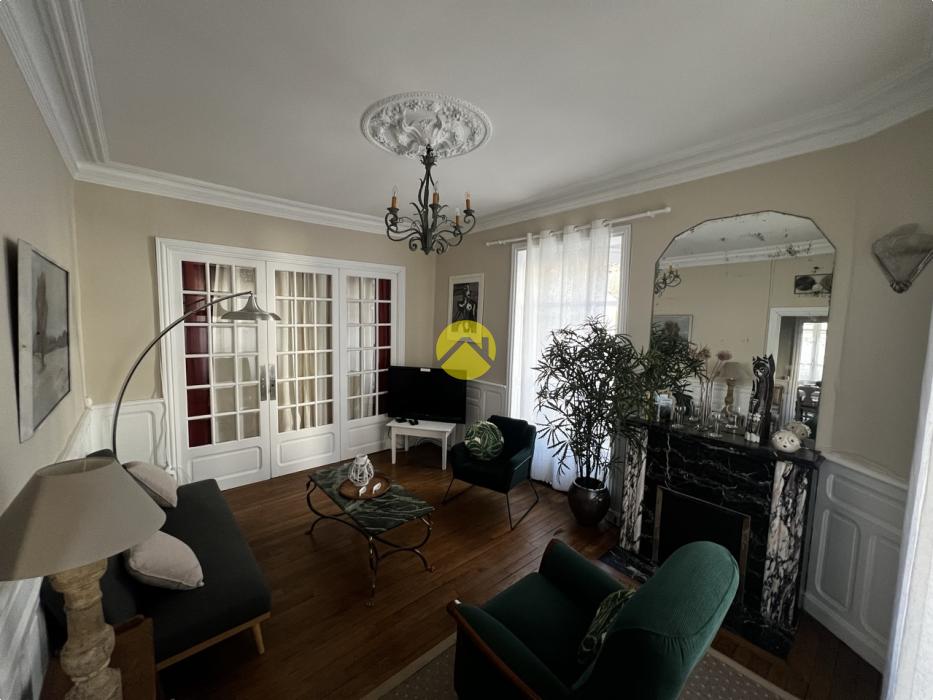 CENTRE-BOURG IMMEDIATEMNT HABITABLE