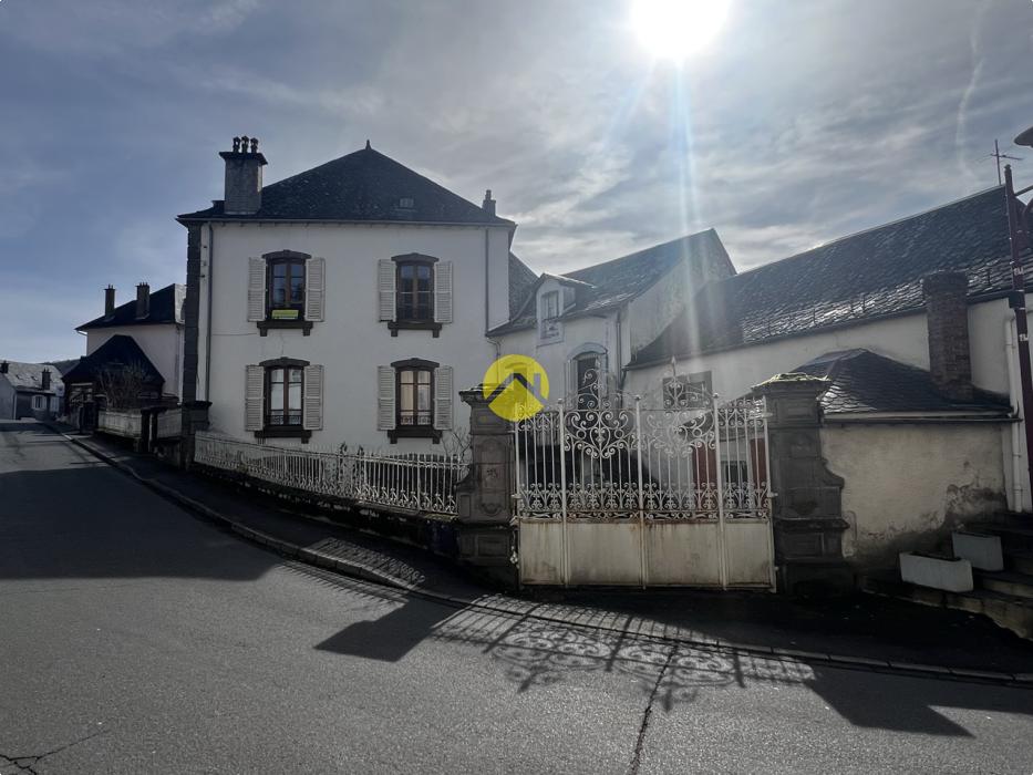 CENTRE-BOURG IMMEDIATEMNT HABITABLE