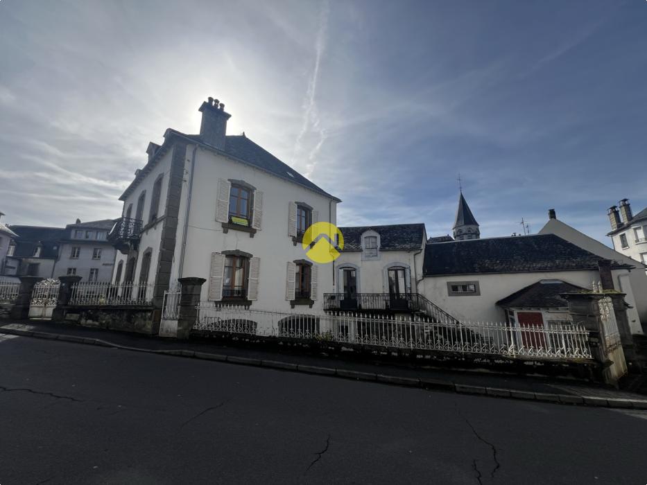 CENTRE-BOURG IMMEDIATEMNT HABITABLE