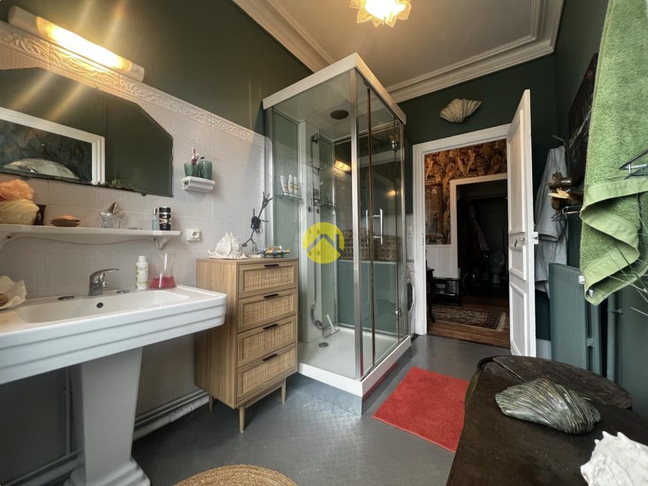 CENTRE-BOURG IMMEDIATEMNT HABITABLE