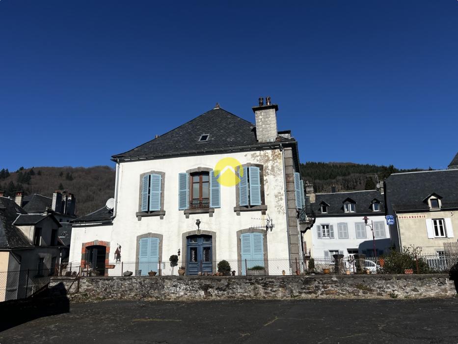 CENTRE-BOURG IMMEDIATEMNT HABITABLE