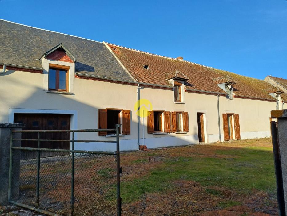 LONGERE 208 M2 GARAGES DEPENDANCES