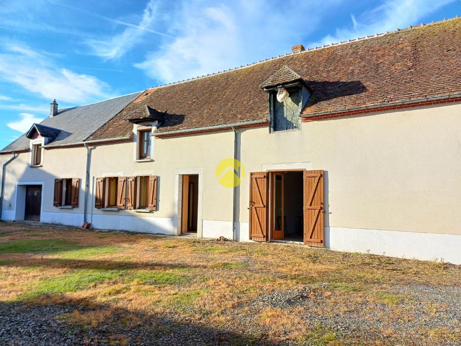 LONGERE 208 M2 GARAGES DEPENDANCES