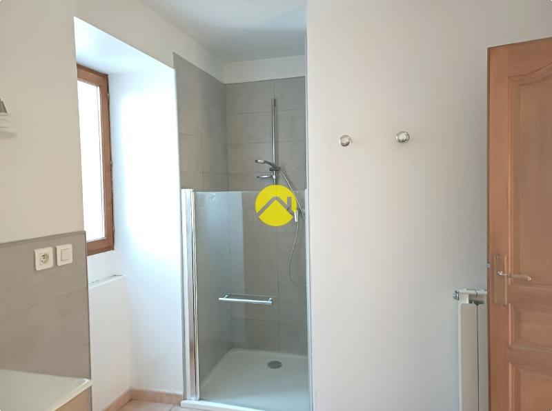 LONGERE 208 M2 GARAGES DEPENDANCES