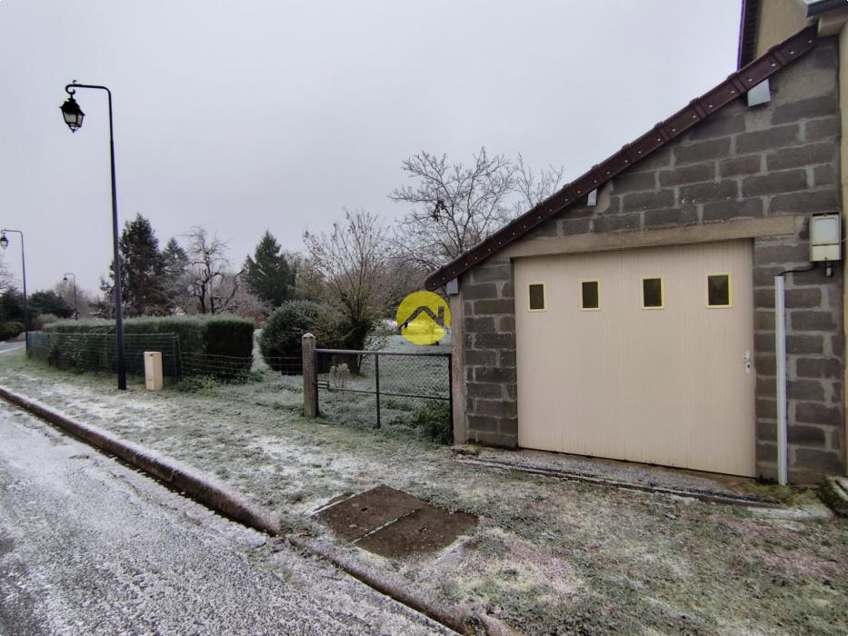 TERRAIN A BATIR AU BORD DE L'EAU