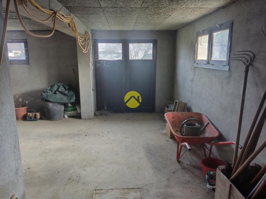 A proximité commerces et écoles