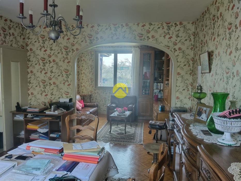 A proximité commerces et écoles