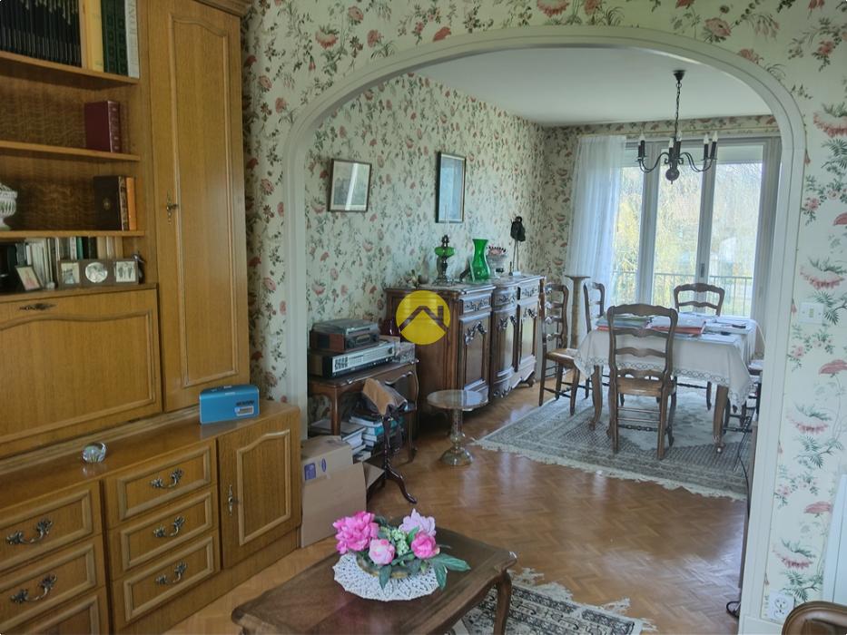 A proximité commerces et écoles