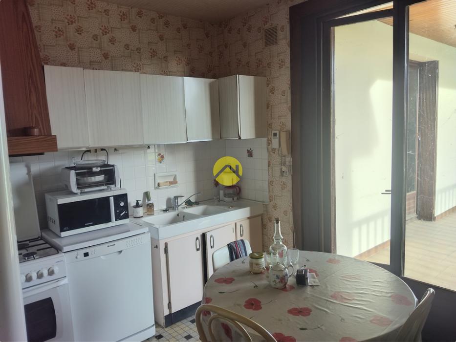 A proximité commerces et écoles