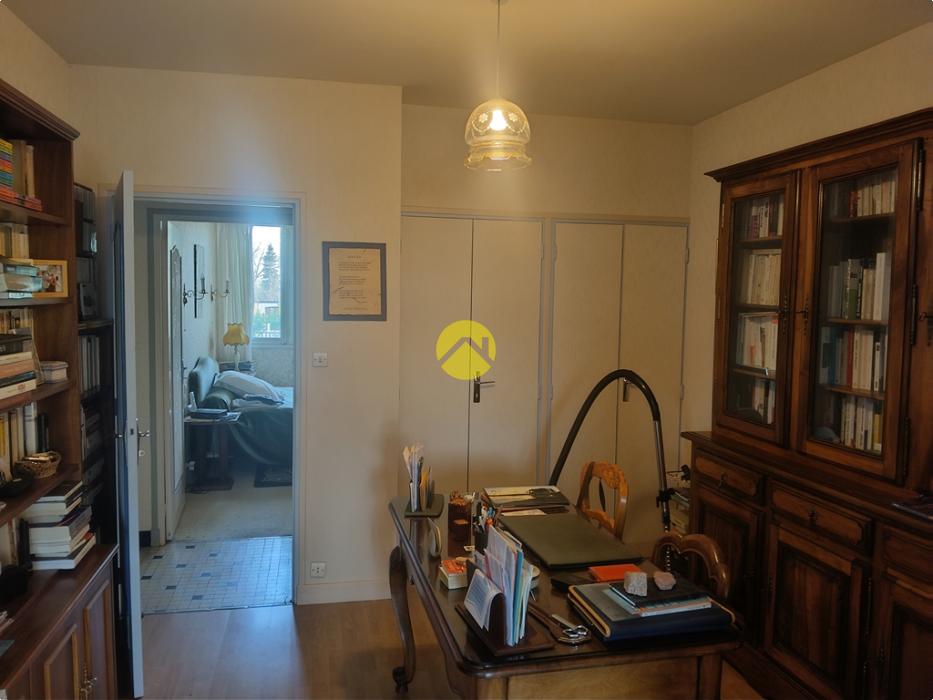 A proximité commerces et écoles