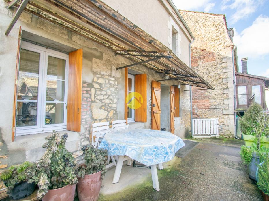 Ensemble de 2 maisons avec hangar