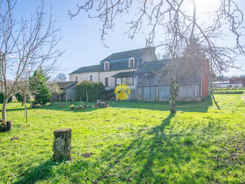 Ensemble de 2 maisons avec hangar