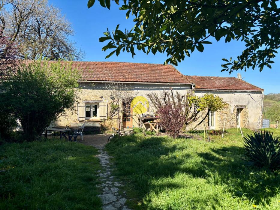 Maison perigourdine avec hangar 