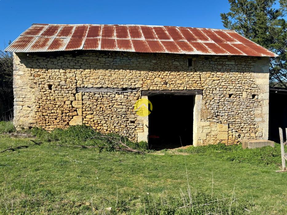 Maison perigourdine avec hangar 