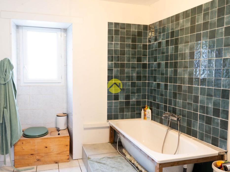 Maison perigourdine avec hangar 