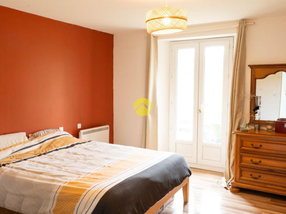 Maison perigourdine avec hangar 