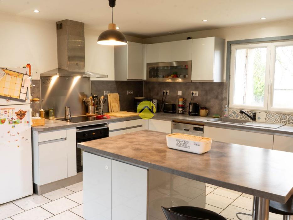 Maison perigourdine avec hangar 