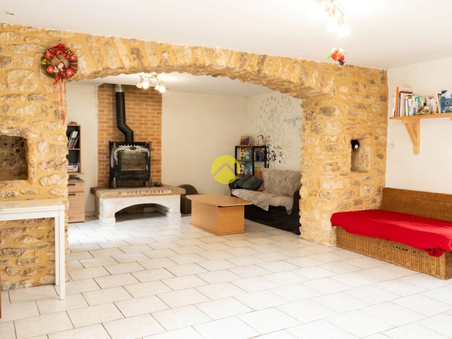 Maison perigourdine avec hangar 