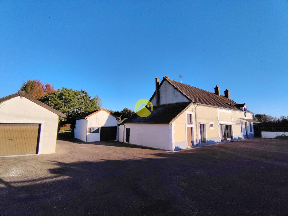 Maison Dépendances Grand Terrain