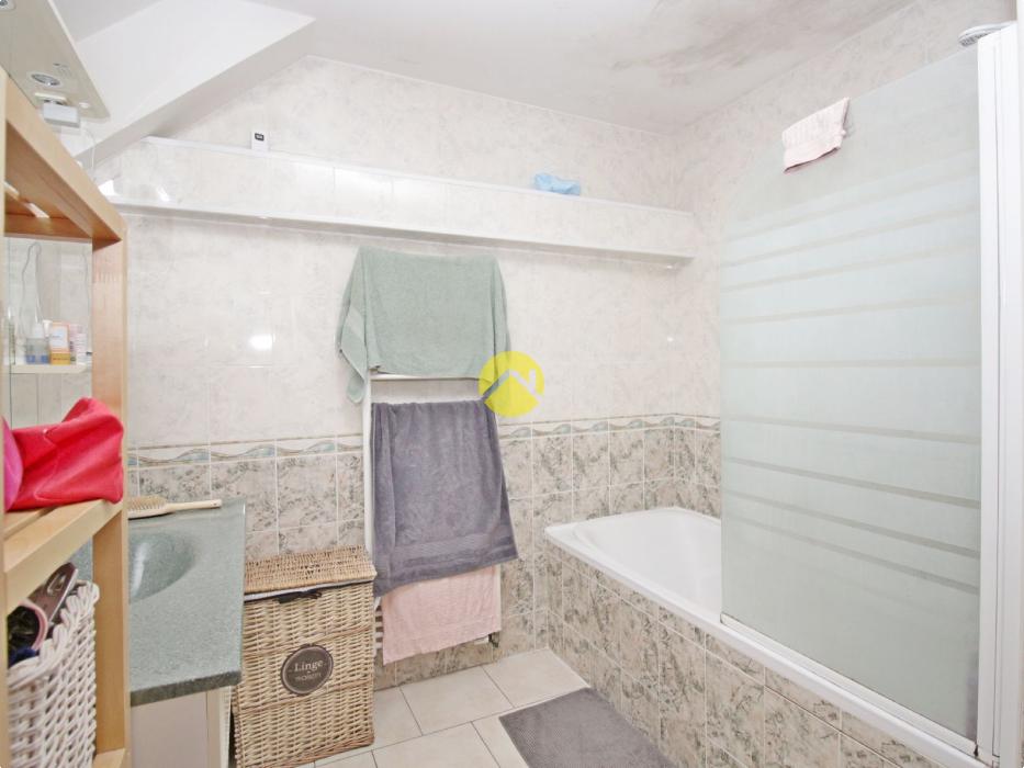 MAISON DE CHARME AVEC JARDIN