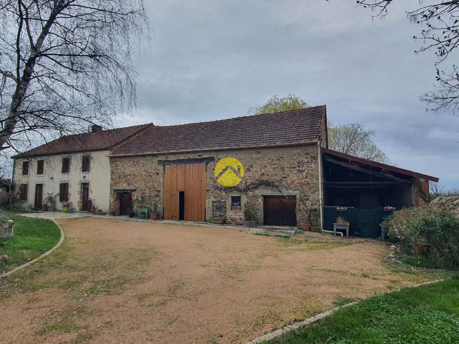 BELLE MAISON EN PIERRES