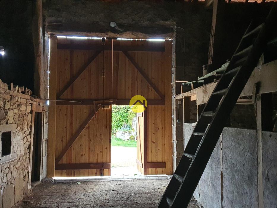 BELLE MAISON EN PIERRES