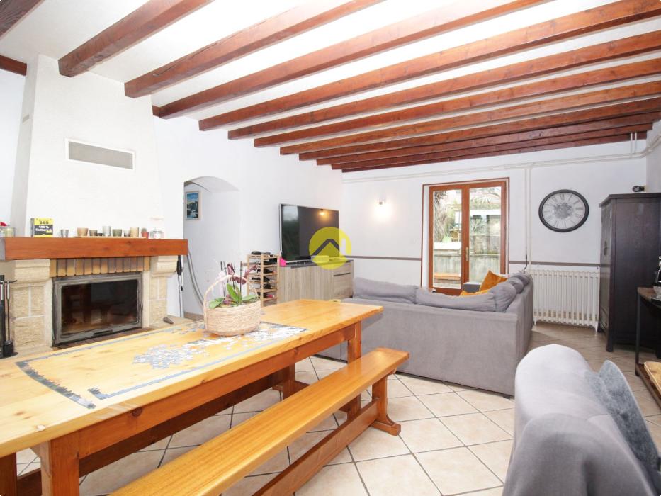 MAISON DE CHARME AVEC JARDIN