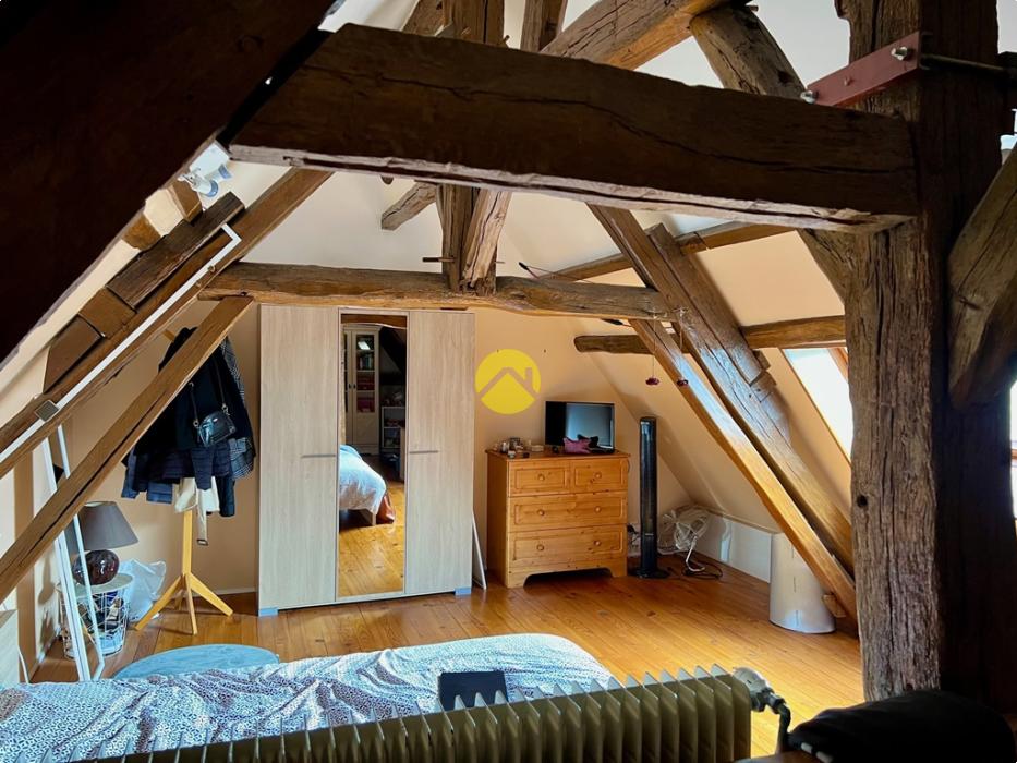 LONGERE -POSEZ VOS VALISES