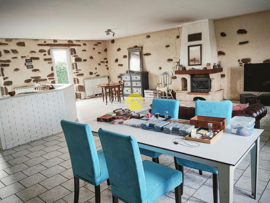 Longère de 1833 restaurée de 155m².