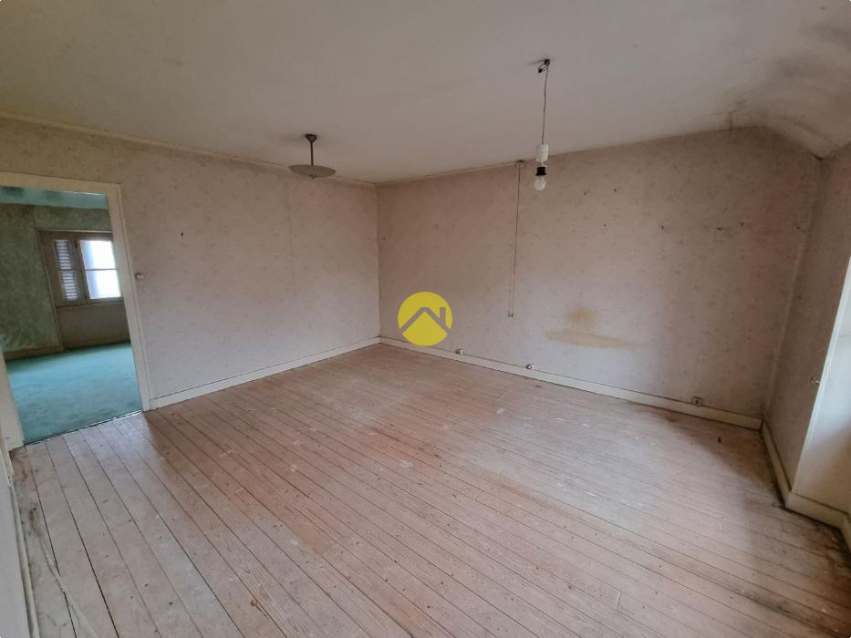 MAISON AVEC 700 M DE TERRAIN