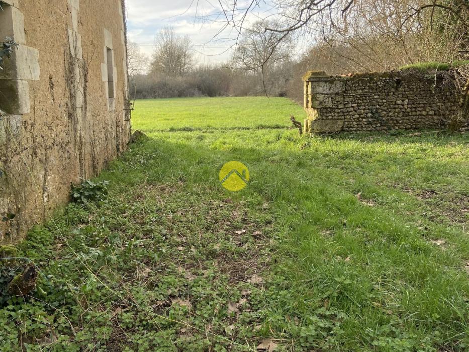 Corps de ferme à restaurer 