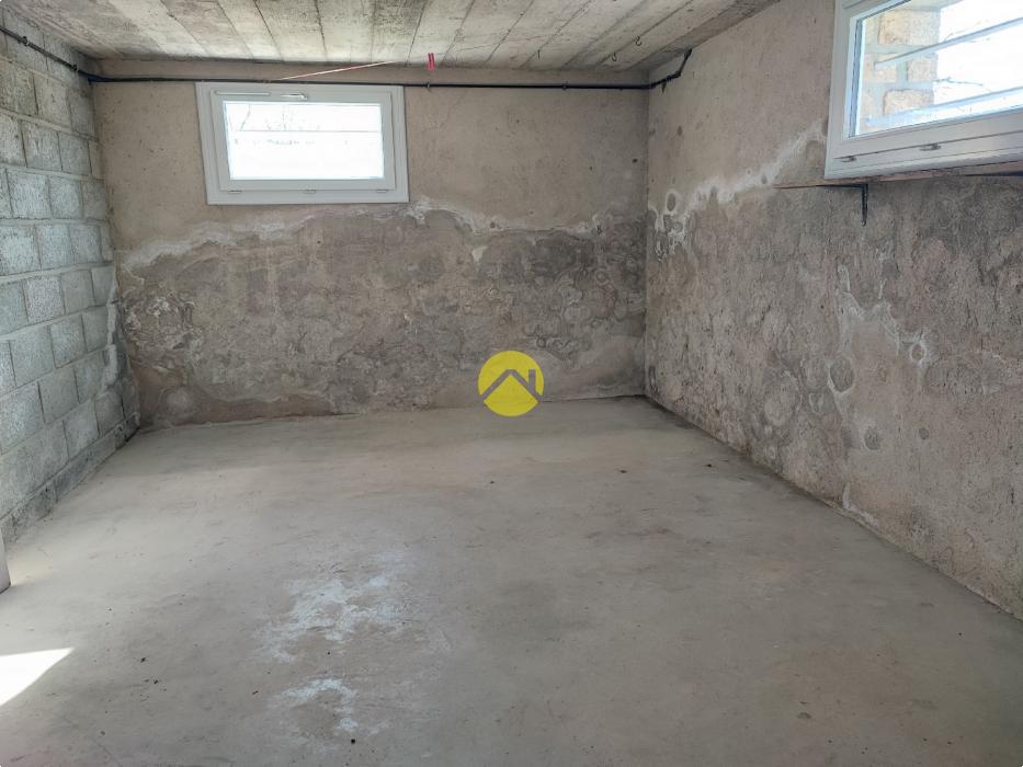 Pavillon de 75m²...