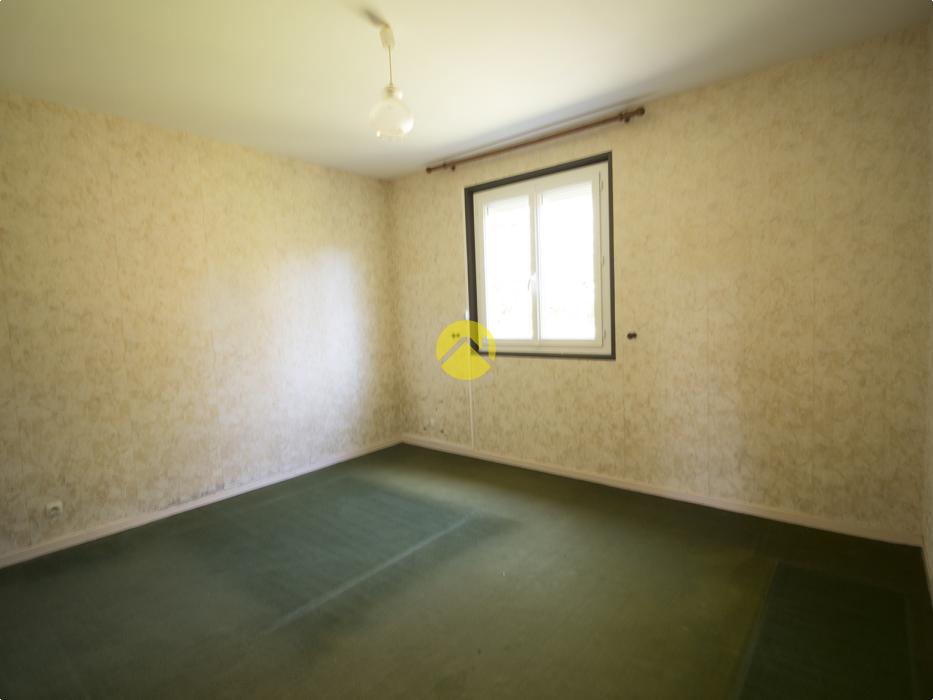 PAVILLON SUR GRAND TERRAIN