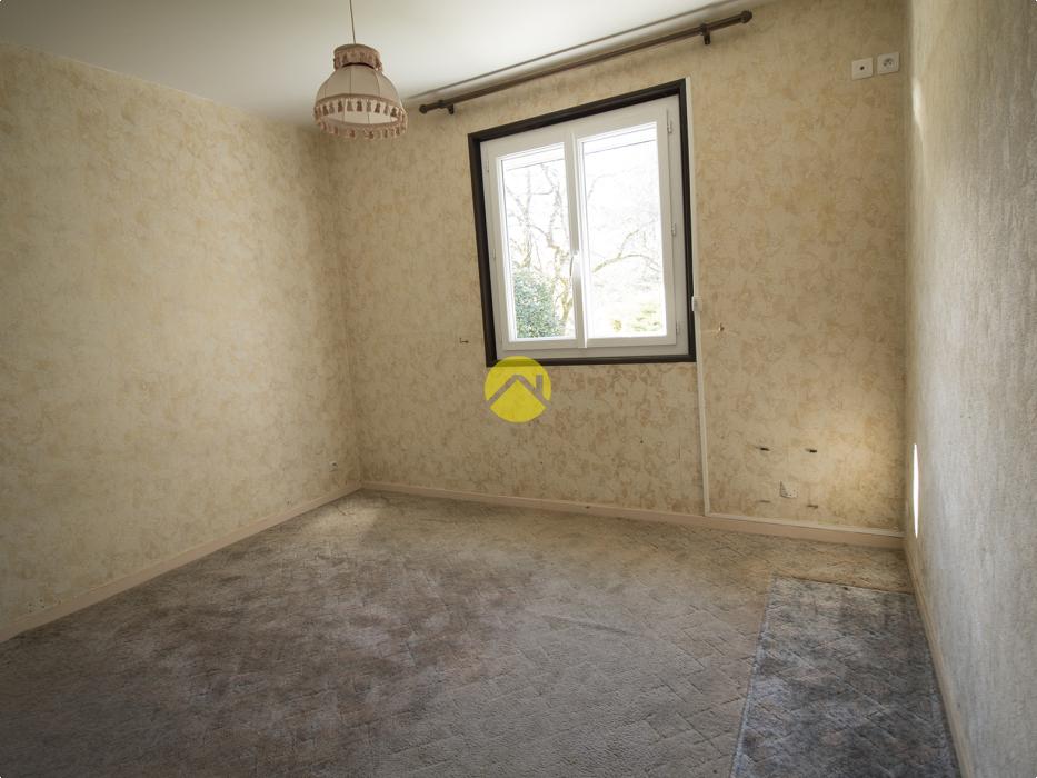 PAVILLON SUR GRAND TERRAIN