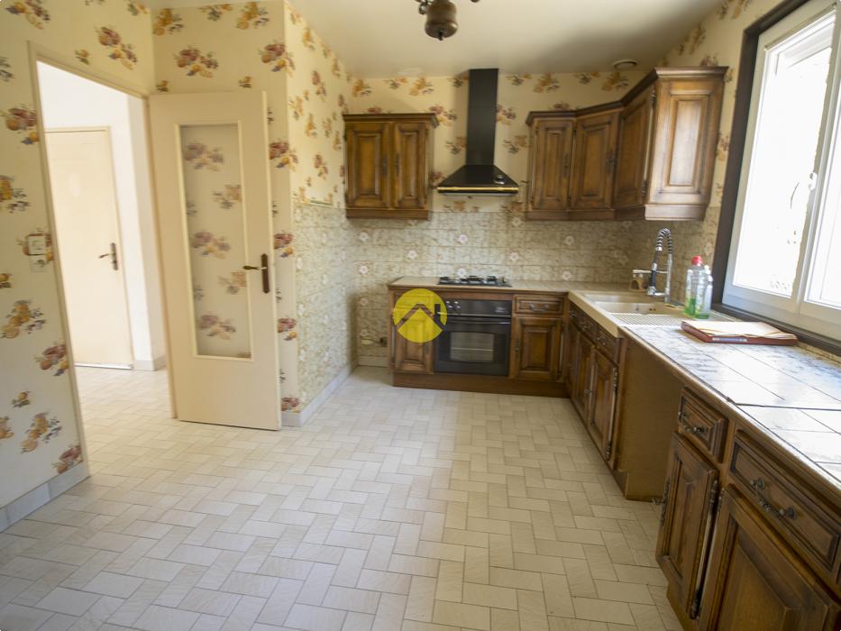 PAVILLON SUR GRAND TERRAIN