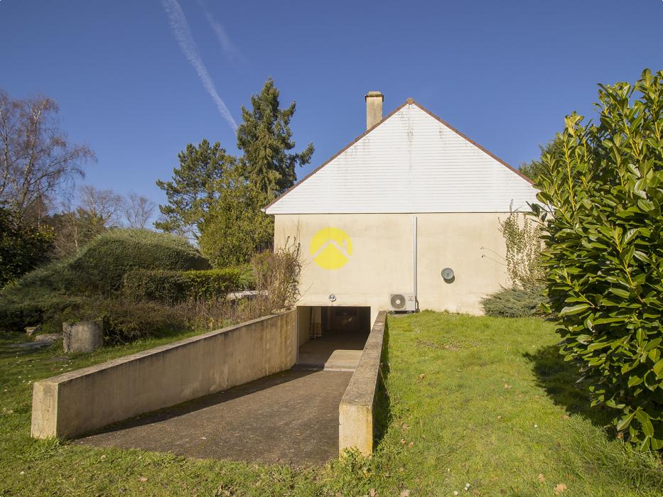 PAVILLON SUR GRAND TERRAIN