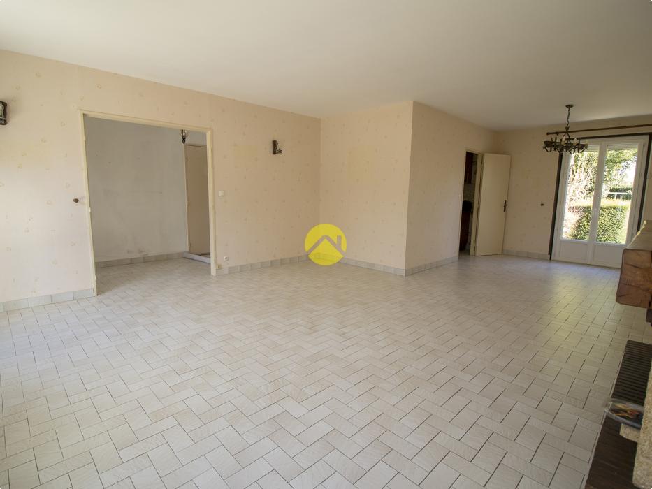 PAVILLON SUR GRAND TERRAIN