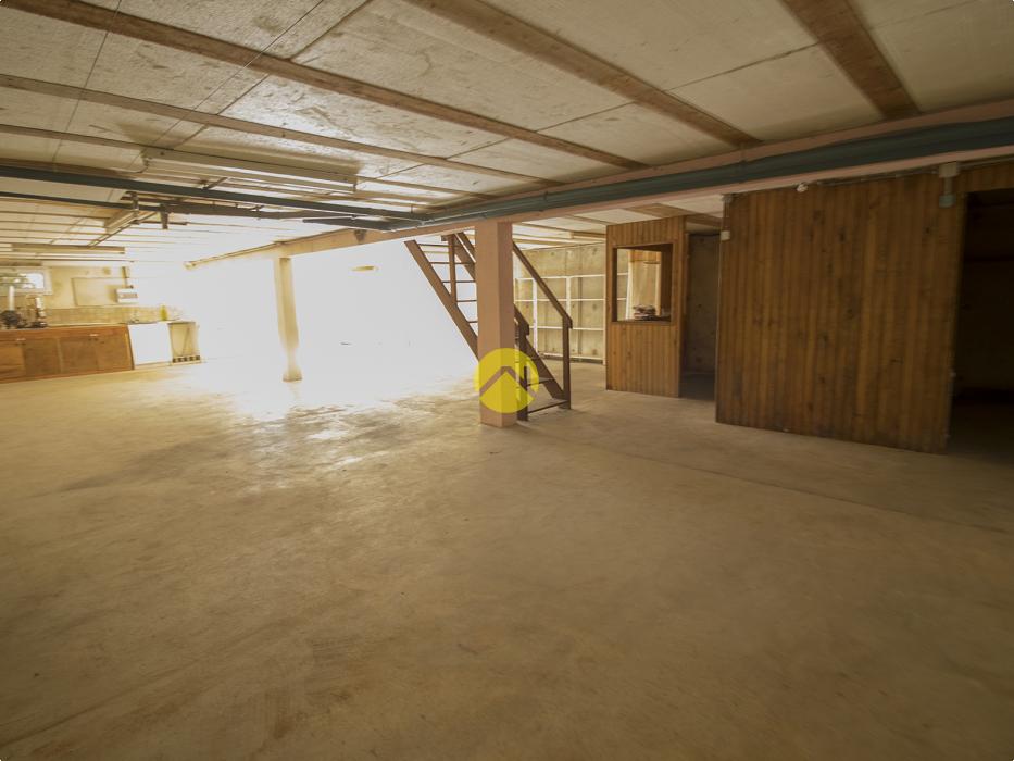 PAVILLON SUR GRAND TERRAIN