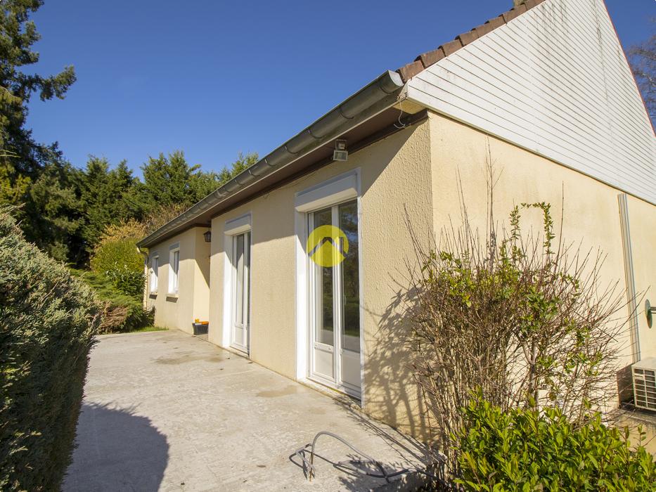 PAVILLON SUR GRAND TERRAIN