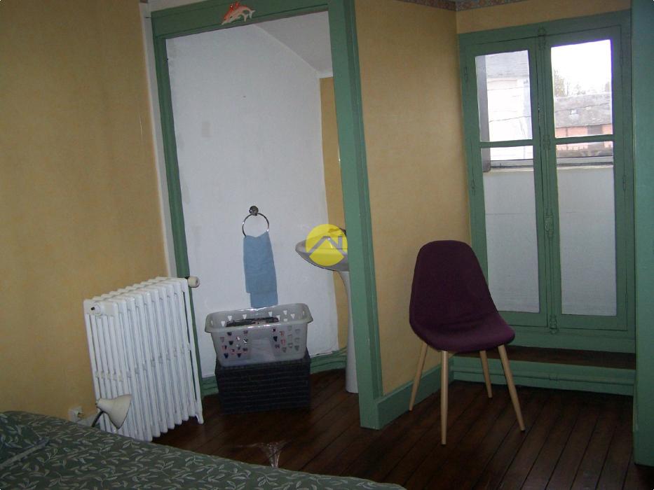 MAISON DE CARACTERE SANS VIS A VIS