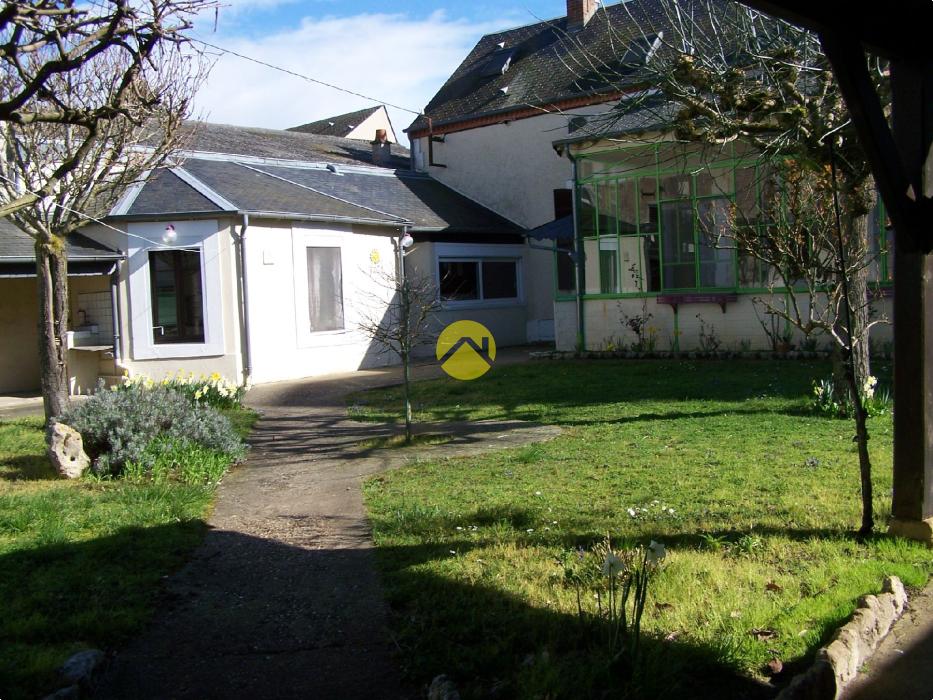 MAISON DE CARACTERE SANS VIS A VIS