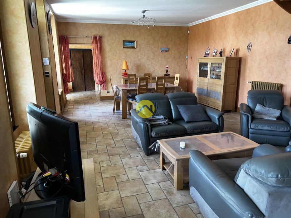 MAISON DE CARACTERE SANS VIS A VIS