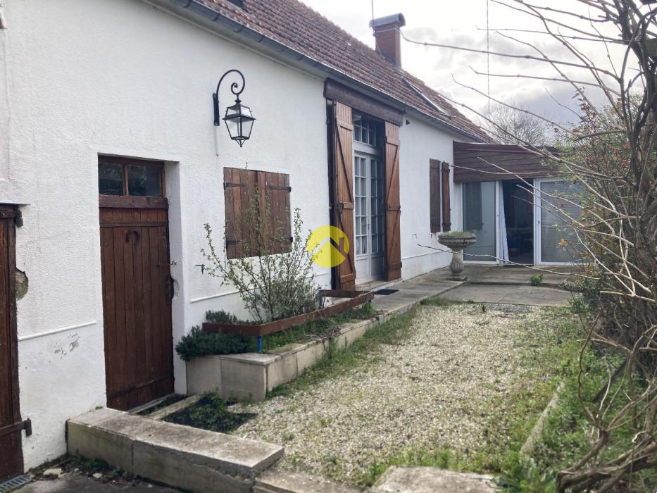 LONGERE ATYPIQUE 5 PIECES ET 1 HA