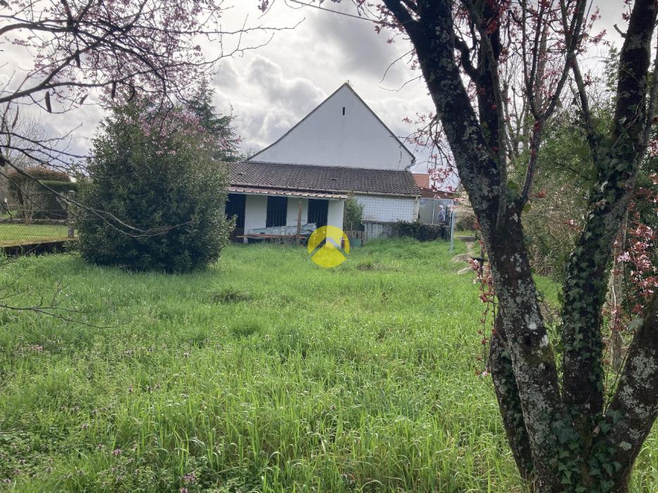 LONGERE ATYPIQUE 5 PIECES ET 1 HA