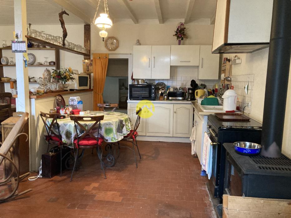 LONGERE ATYPIQUE 5 PIECES ET 1 HA