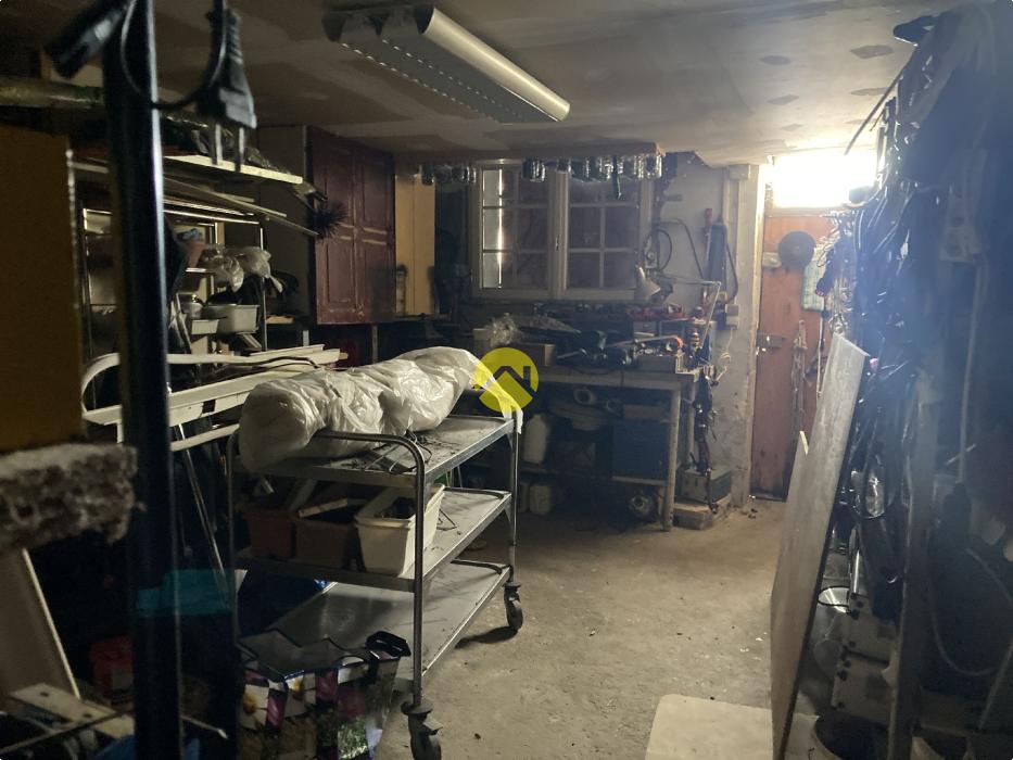 LONGERE ATYPIQUE 5 PIECES ET 1 HA