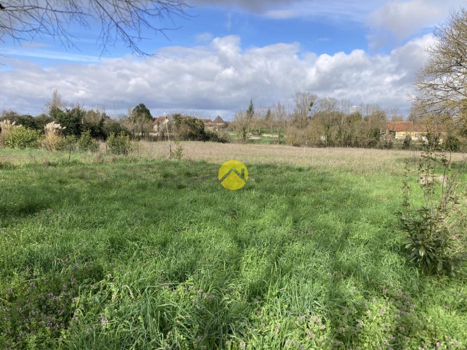 LONGERE ATYPIQUE 5 PIECES ET 1 HA