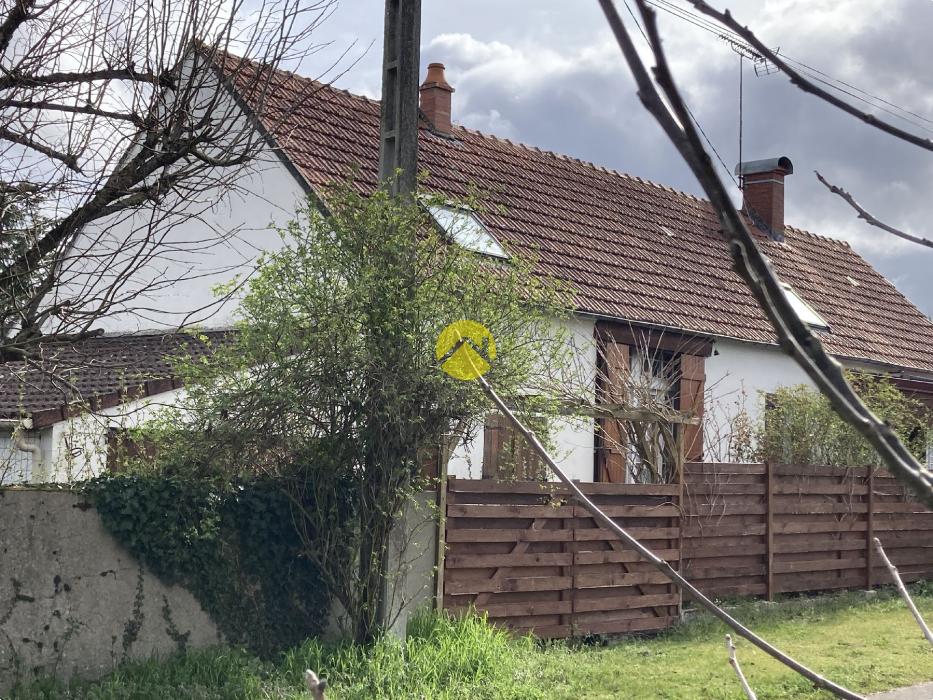 LONGERE ATYPIQUE 5 PIECES ET 1 HA